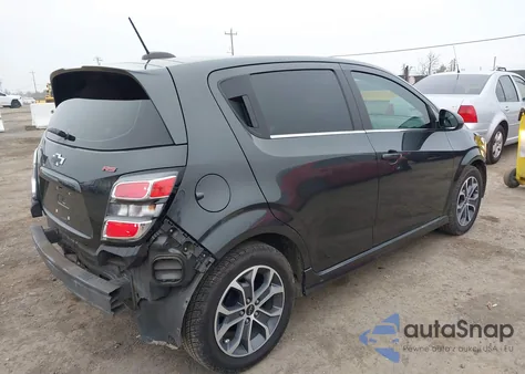 2020 Chevrolet Sonic Lt z USA, uszkodzony, nr VIN 1G1JD6SB4L4105155